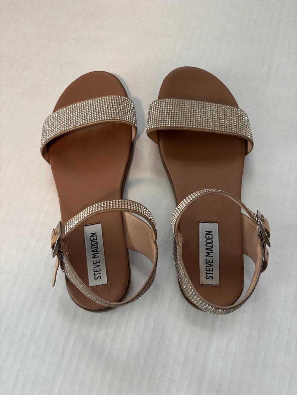Steve Madden Brown Slide Sandals with Sparkling Crystal Straps
Women’s 6.5